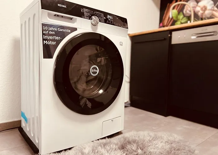 Luxe Living: Opulent Elegance Unleashed شقة