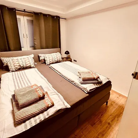 Apartman Luxe Living: Opulent Elegance Unleashed *