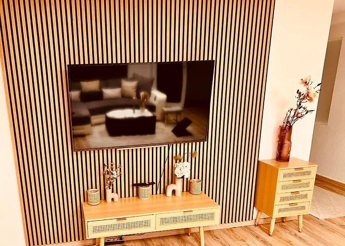 Apartamento Luxe Living: Opulent Elegance Unleashed *