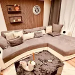 Luxe Living: Opulent Elegance Unleashed 公寓 *