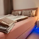 Luxe Living: Opulent Elegance Unleashed 公寓 *