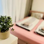 Luxe Living: Opulent Elegance Unleashed